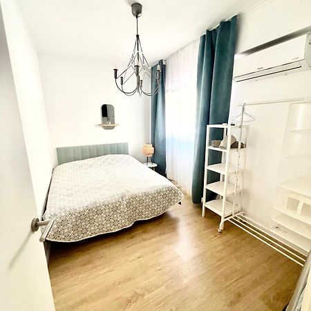 Apart Roy Junto Al Mar 또레비에하 외부 사진